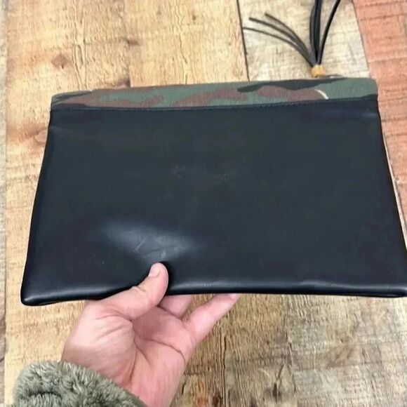 Funky Monkey Camo Foldover Clutch Camouflage with Red Interior - Picture 7 of 9